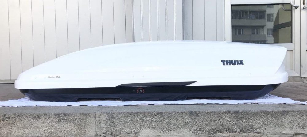 thule-motion-800-white-bu.jpg
