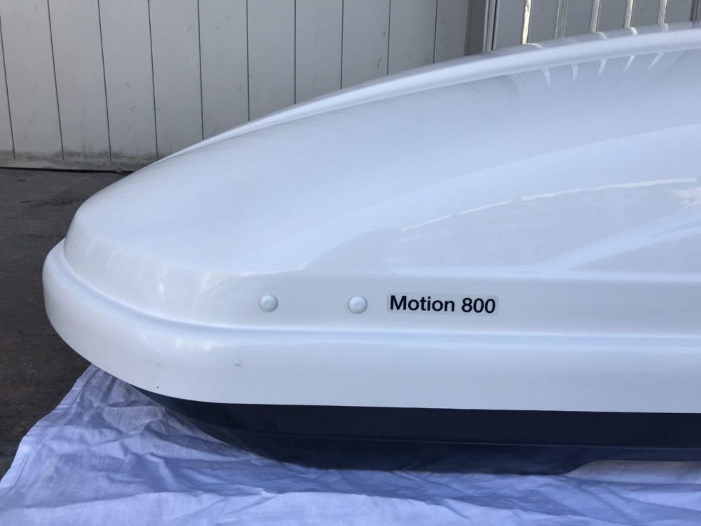 thule-motion-800-white-bu-1.jpg