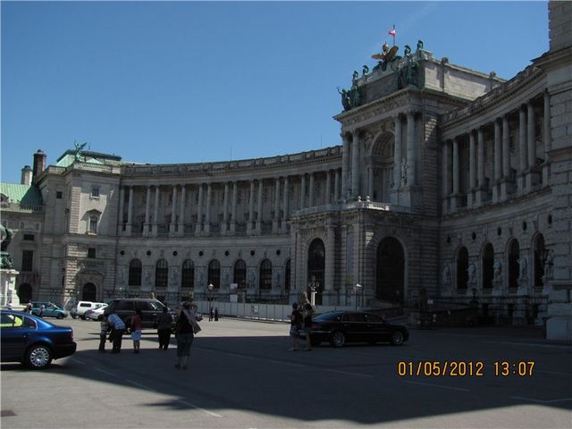 42f96935cb68.jpg