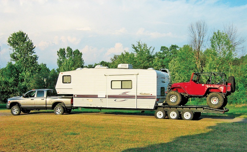 Camper_Dodge_Ram.jpg