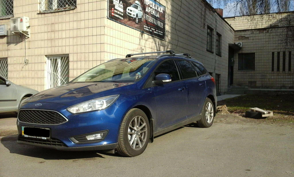 Багажник Thule-959 WingBar Edge на Ford Focus