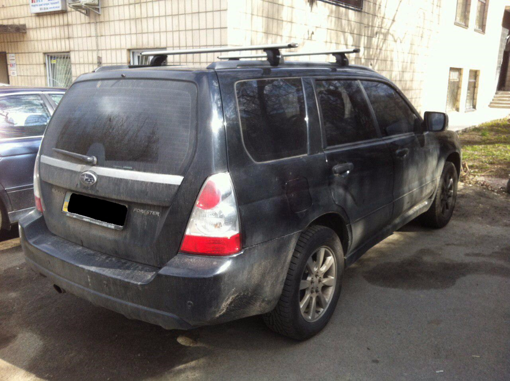 Багажник Thule-753 с поперечинами StreamStyle на Subaru Forester