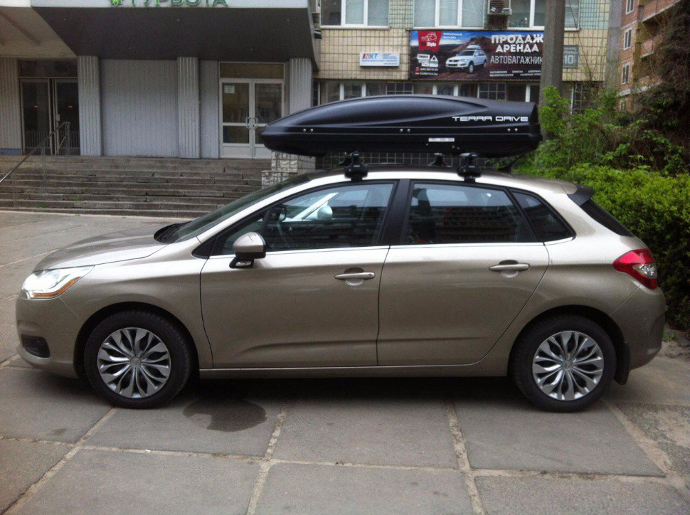 Багажник Thule-754 с поперечинами AeroStyle и бокс Terra Drive-480 (черный) на Citroen C4