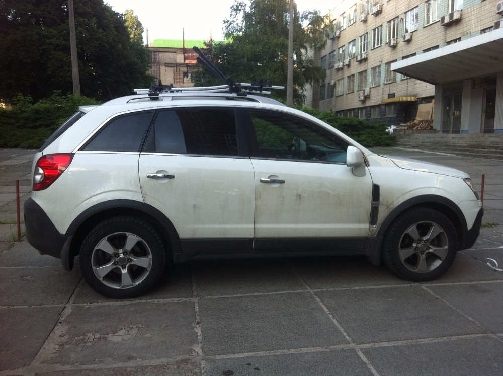 Багажник Aguri Prestige и крепление для велосипедов CarStyle BikeStyle на Opel Antara