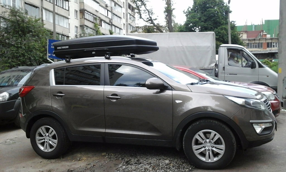 Багажник Aguri Runner Black и бокс WTR-600 (черный) на Kia Sportage