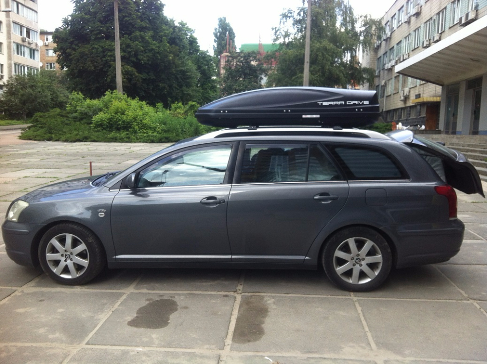 Багажник Aguri Prestige и бокс Terra Drive-480 (черный) на Toyota Avensis