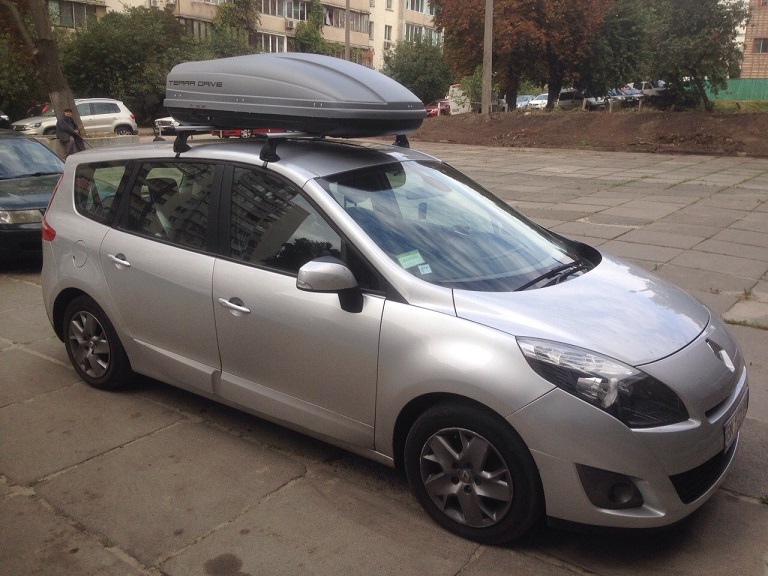 Багажник Amos Koala Wind и бокс Terra Drive-440 (серый) на Renault Scenic