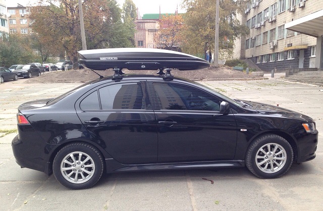 Багажник Thule-754 WingBar и бокс WTR-490 (черный) на Mitsubishi Lancer