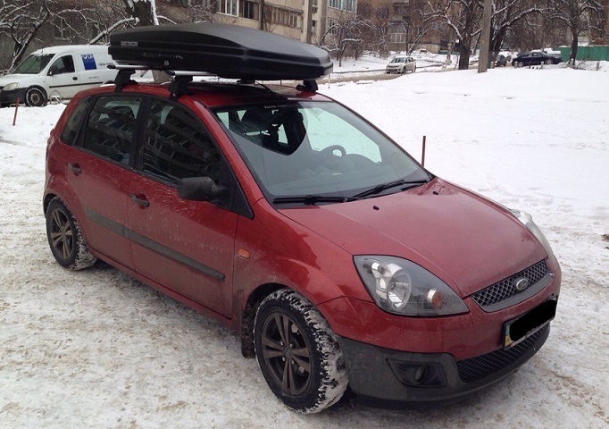 Багажник Amos Dromader Wind Plus и бокс WTR-490 (черный) на Ford Fiesta
