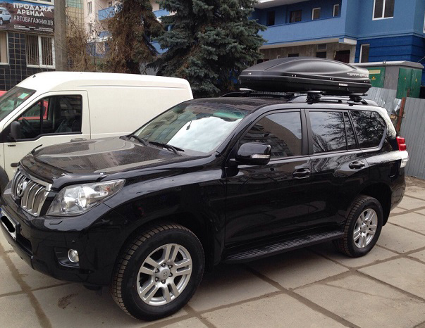 Багажник CarStyle Rails с поперечинами StreamStyle и бокс Terra Drive-480 (черный) на Toyota Land Cruiser