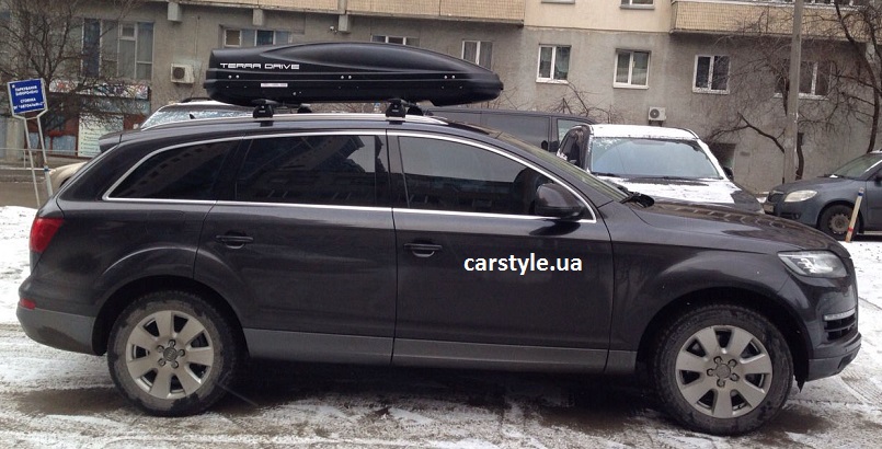 Багажник Thule-753 с поперечинами Stream и бокс Terra Drive-480 (черный) на Audi Q7