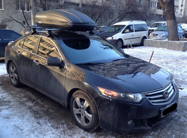 Багажник Thule-754 с поперечинами StreamStyle и бокс Terra Drive-440 (черный) на Honda Accord