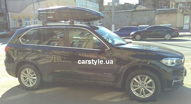 Багажник Thule-753 с поперечинами Stream и бокс Terra Drive-480 (черный) на BMW X5
