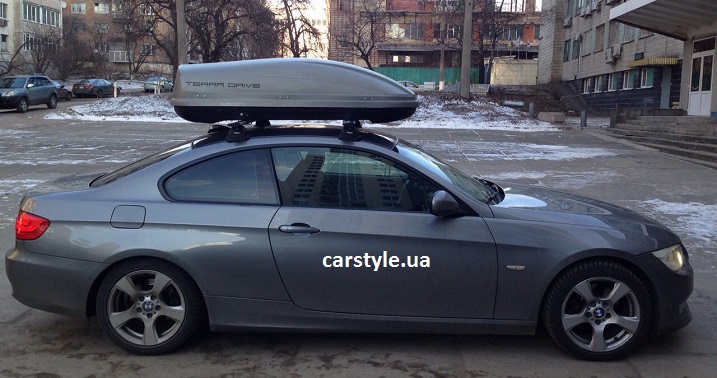 Багажник Thule-753 с поперечинами Stream и бокс Terra Drive-440 (серый) на BMW 3 series