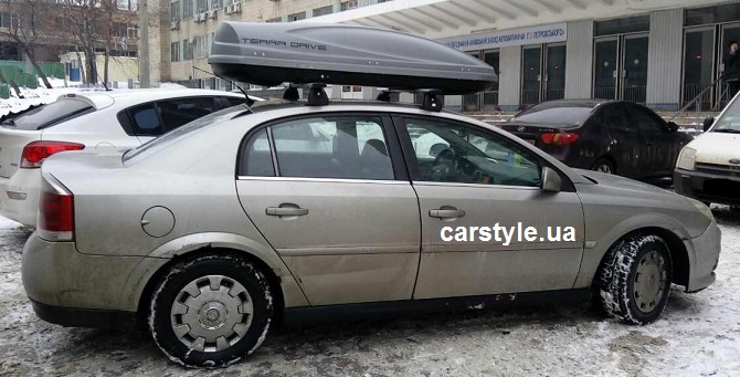 Багажник Amos Beta Wind и бокс Terra Drive-480 (серый) на Opel Vectra