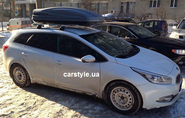 Багажник Thule-753 с поперечинами Stream и бокс Terra Drive-480 (серый) на Kia Ceed
