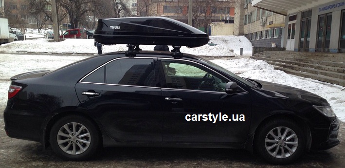 Багажник Thule-754 WingBar и бокс Thule Touring 200 Black на Toyota Camry
