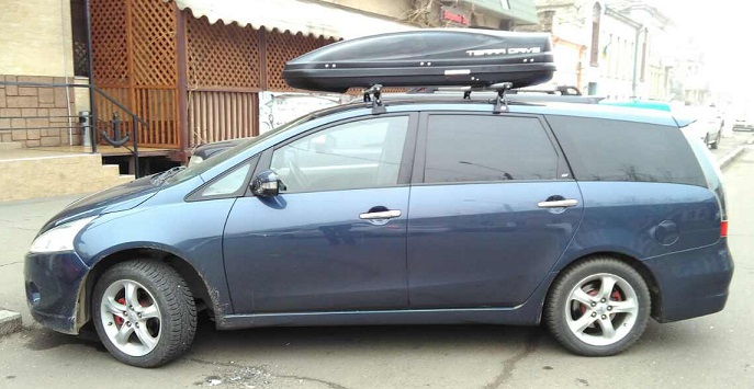 Багажник Amos Dromader Aero и бокс Terra Drive-480 (черный) на Mitsubishi Grandis