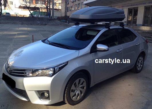 Багажник Thule-754 с поперечинами Stream и бокс Terra Drive-480 (серый) на Toyota Corolla