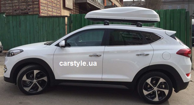 Багажник Thule WingBar Edge 959 и бокс Junior Altro 460 White на Hyundai Tucson